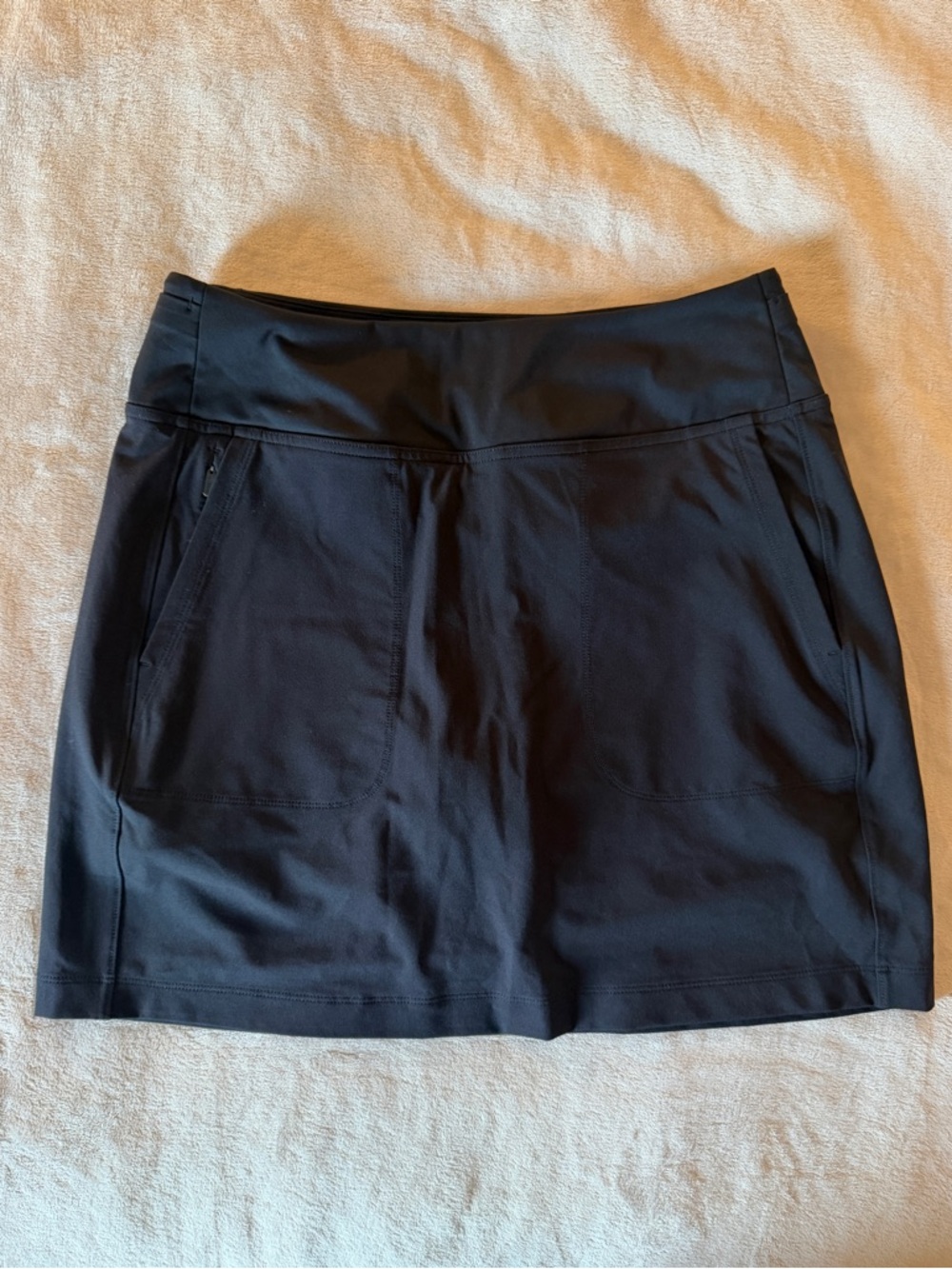 AthletaTee Time High Rise 17" Skort - Size Medium